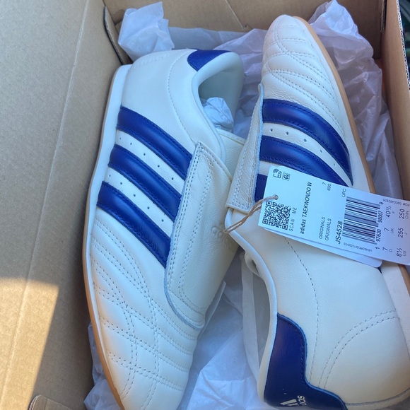 Adidas women's Cream and Navy Athletic Shoe taekwondo - Picture 11 of 12